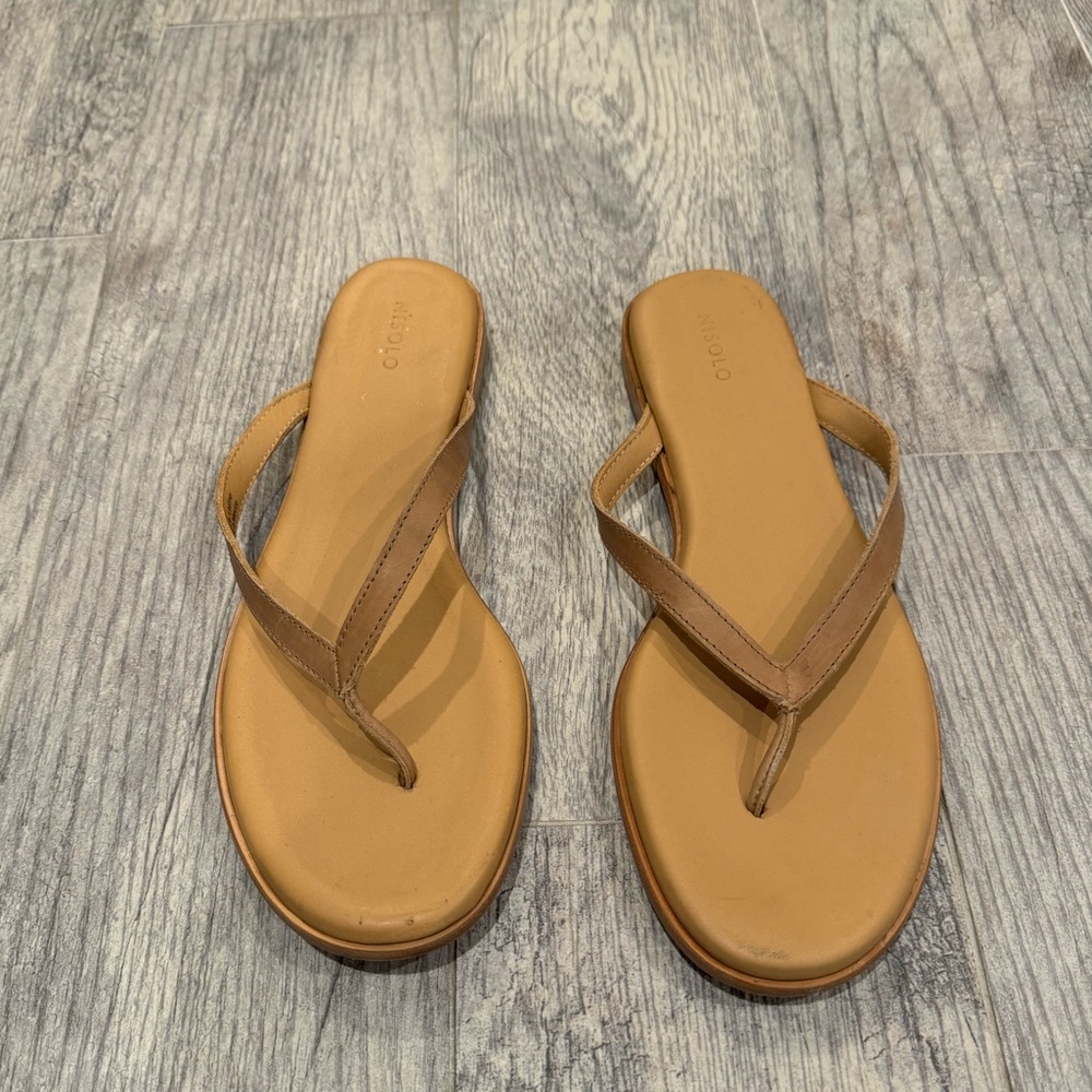 Nisolo tan leather Go to flip flop sandals - Picture 2 of 7